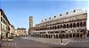 veduta di Palazzo della Ragione da piazza della Frutta