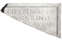 Stele funeraria di Tito Iestinio Augurino, I secolo d.C. (Padova, Musei Civici, Museo Archeologico inv. 543)