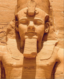 una statua del tempio di Abu Simbel