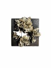 Hanna-Liljenberg-Simbiosi--Spilla,-ottone,-olio-di-lino,-acrilico,-lacca,-acciaio