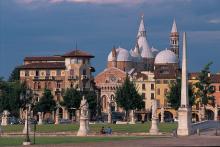 NOTTURNI D'ARTE 2017. Padova attraverso i secoli-Scorcio di Prato della Valle